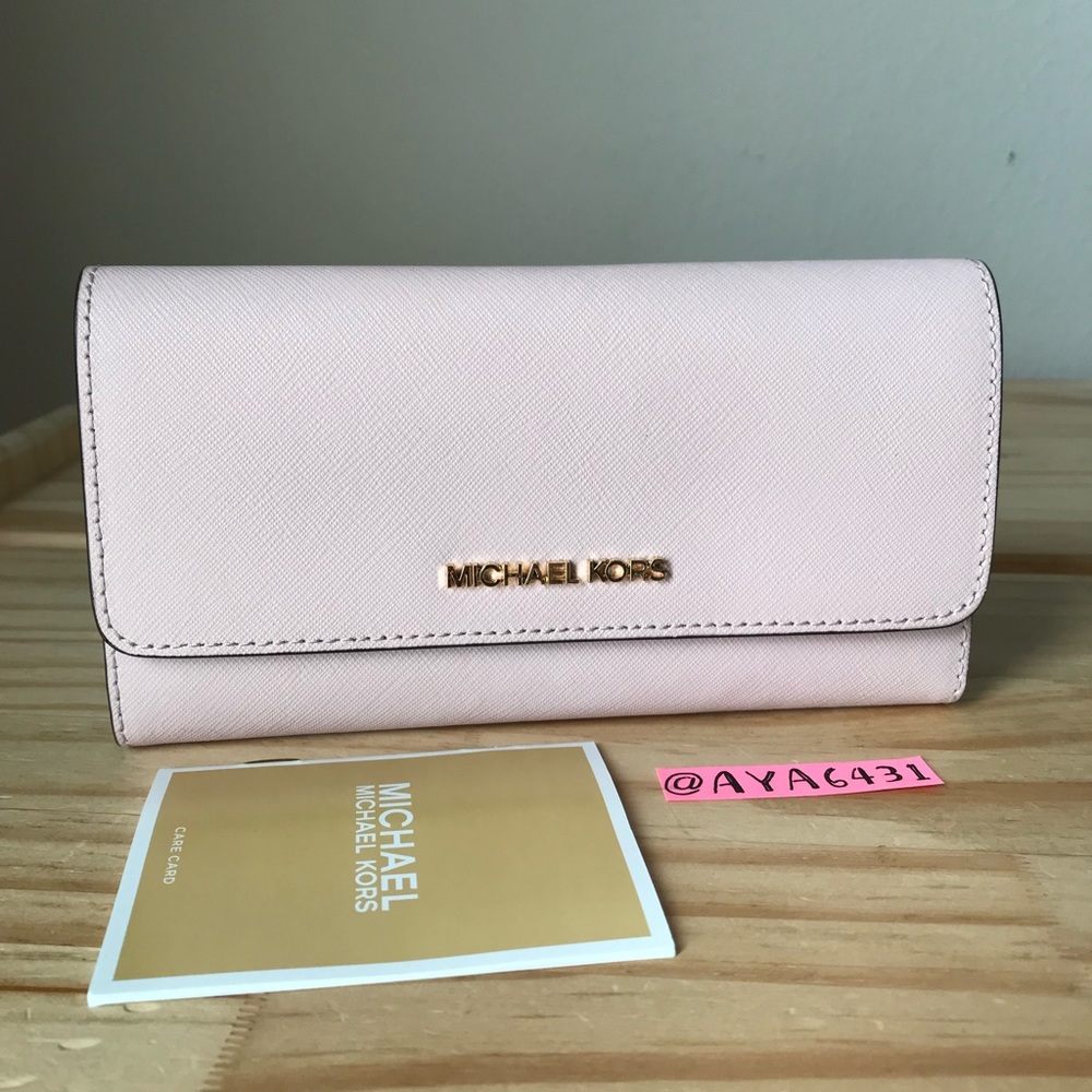 Michael Kors Wallet🎈🎈 - Picture 2 of 6